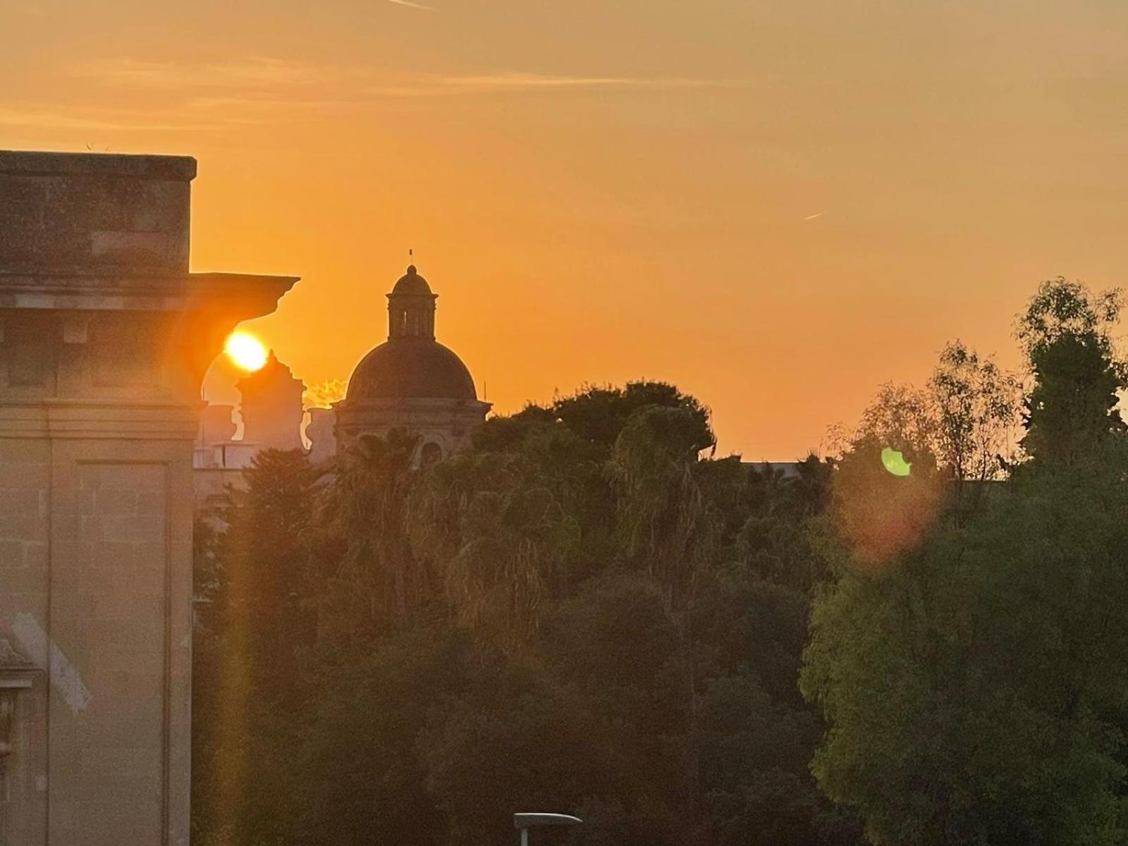 The Golden Hour, Luxury Apartment With A Panoramic View Lecce Bagian luar foto