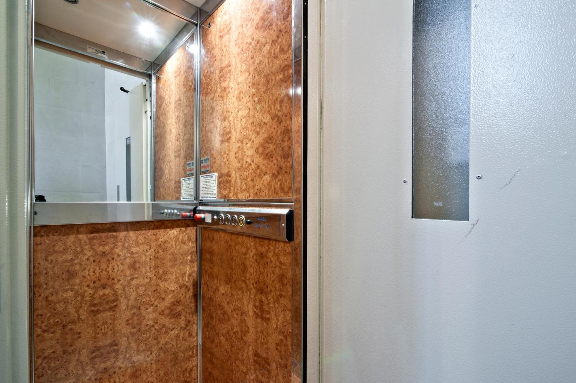 The Golden Hour, Luxury Apartment With A Panoramic View Lecce Bagian luar foto