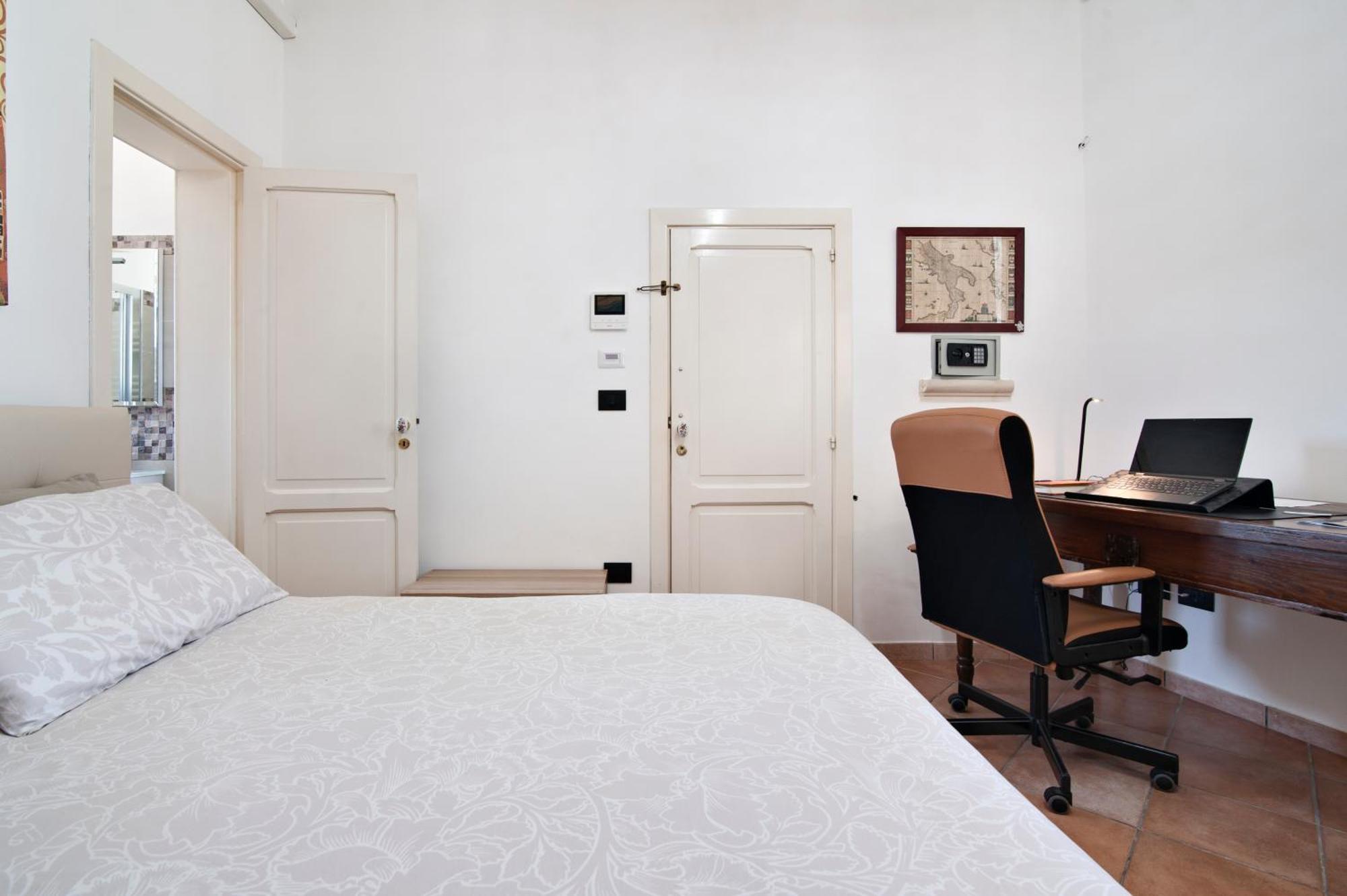 The Golden Hour, Luxury Apartment With A Panoramic View Lecce Bagian luar foto
