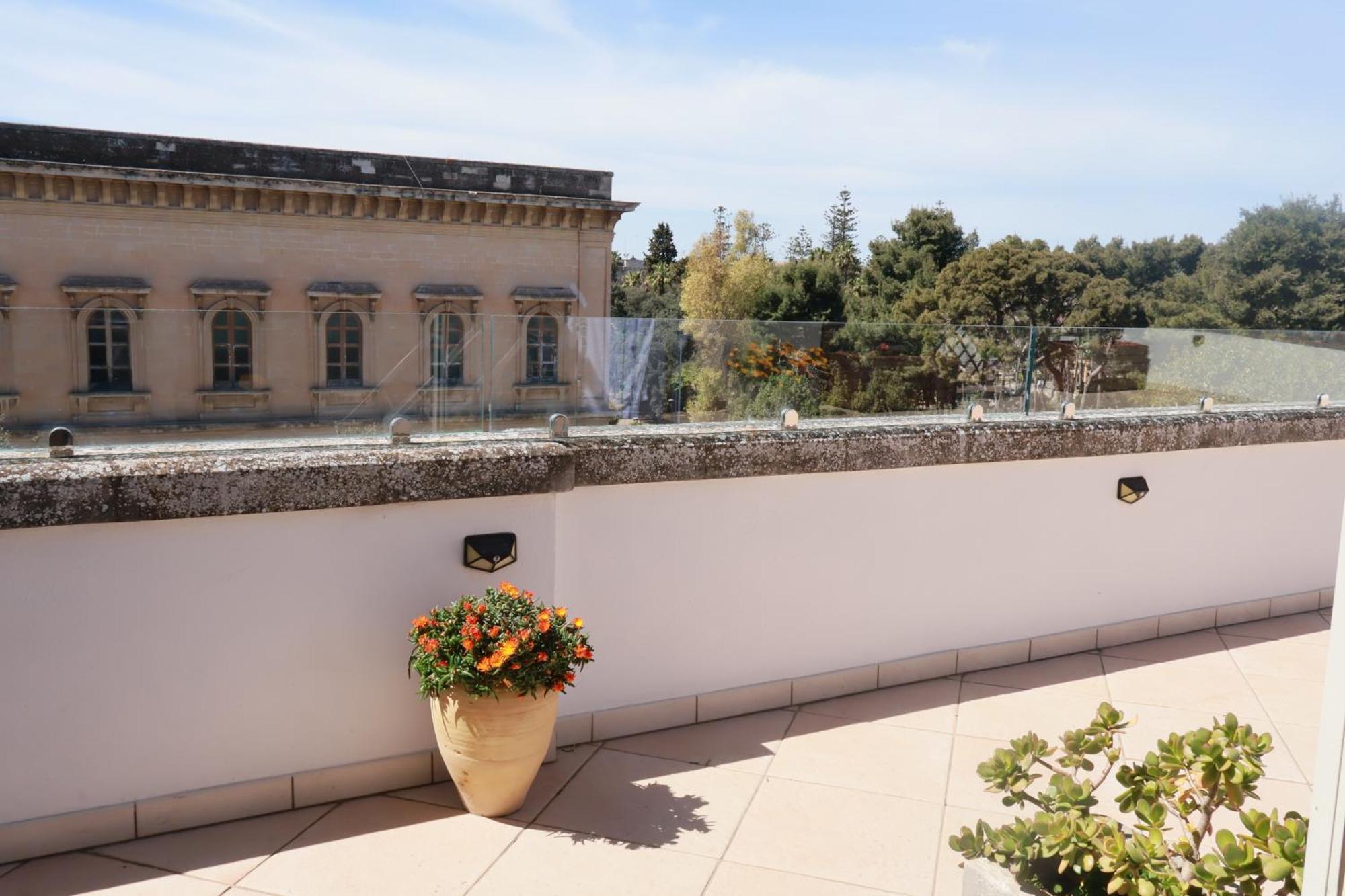 The Golden Hour, Luxury Apartment With A Panoramic View Lecce Bagian luar foto